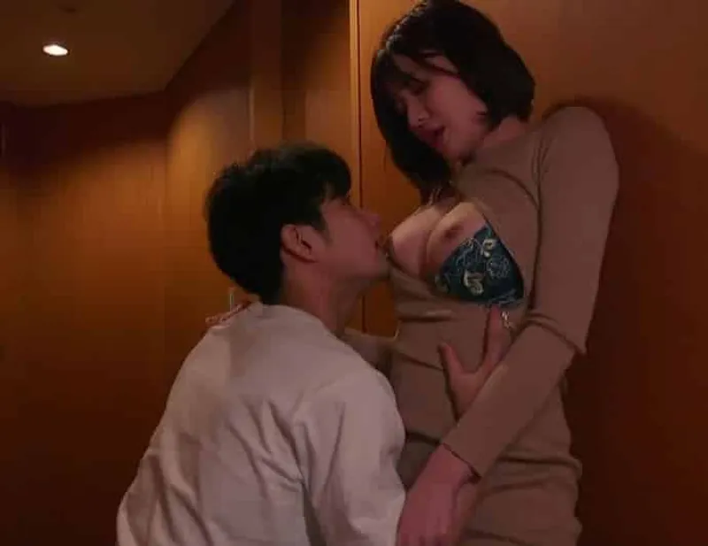Bí mật hẹn hò với cô gái xinh đẹp làm tình giỏi hơn cả người yêu